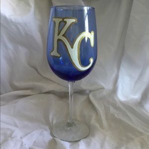 NEW Handpainted Kansas City Royals wine stemware